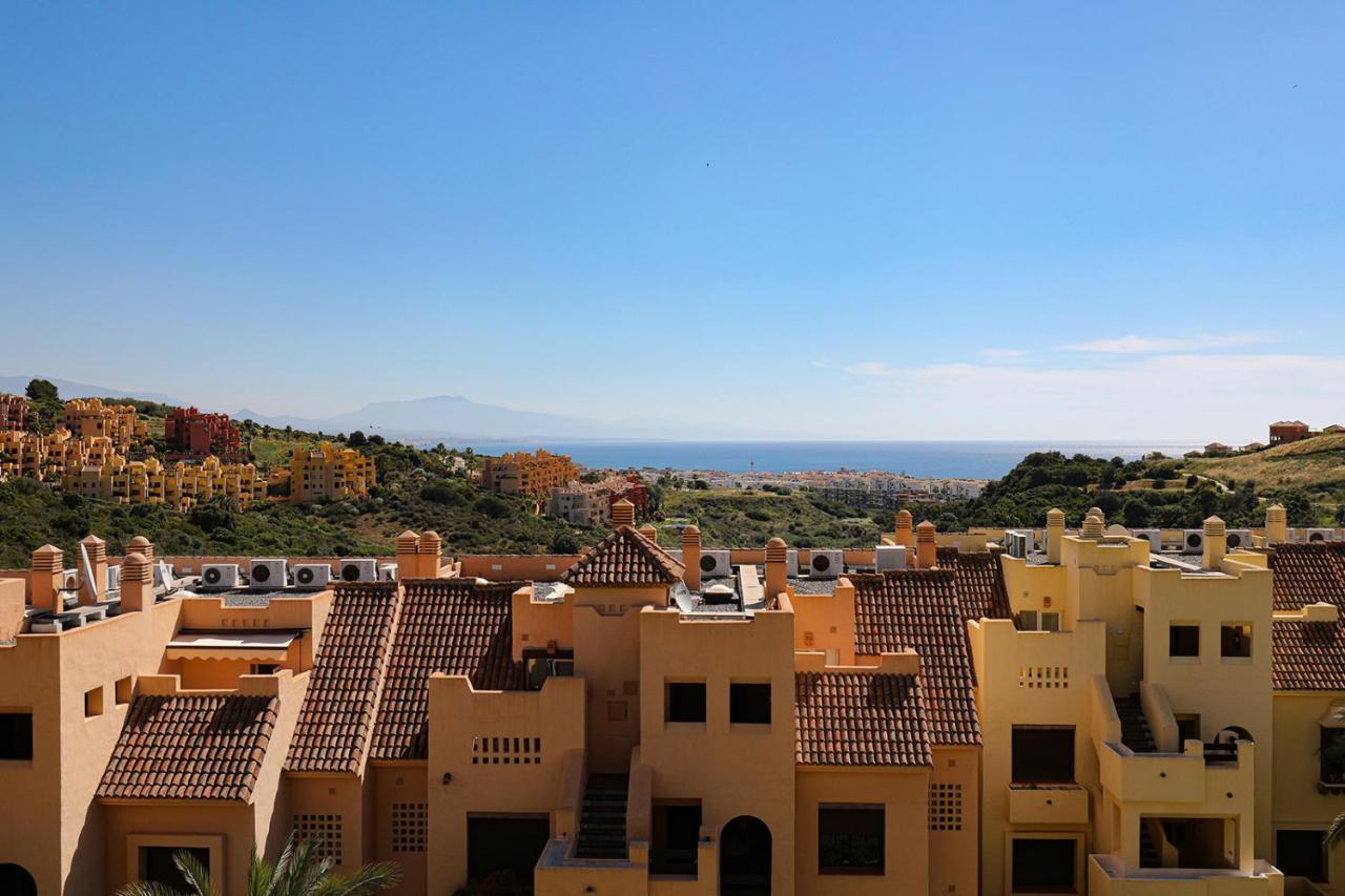 Duquesa Village Apartment - 2 Bed/2 Bath Apartment With Panoramic Sea Views Manilva Dış mekan fotoğraf