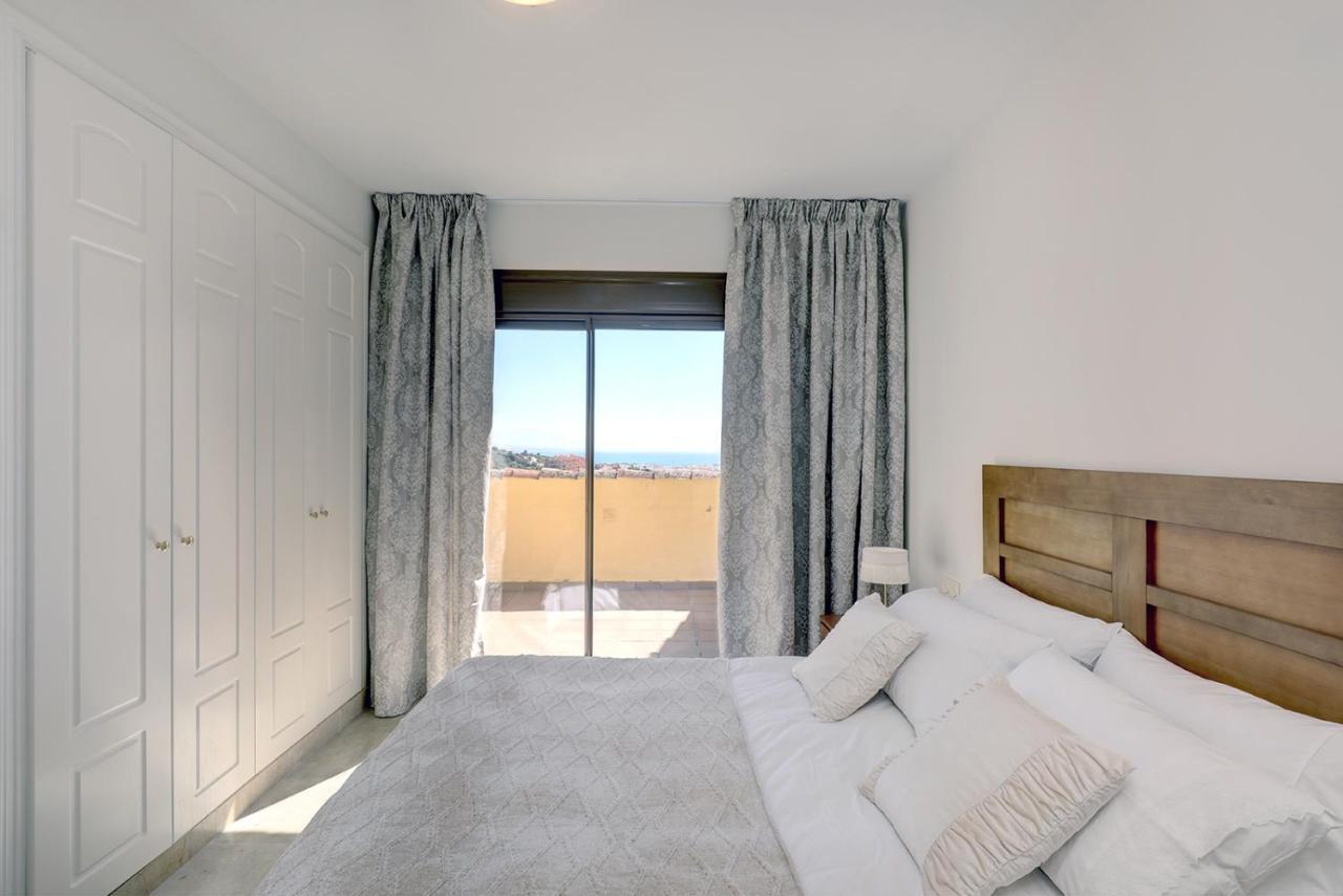 Duquesa Village Apartment - 2 Bed/2 Bath Apartment With Panoramic Sea Views Manilva Dış mekan fotoğraf