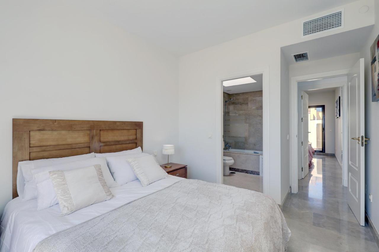 Duquesa Village Apartment - 2 Bed/2 Bath Apartment With Panoramic Sea Views Manilva Dış mekan fotoğraf