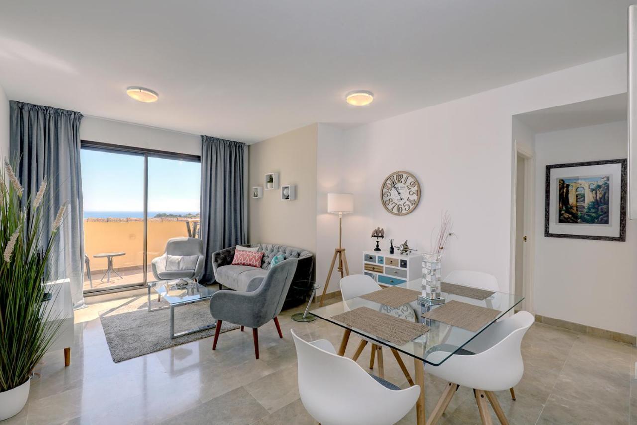 Duquesa Village Apartment - 2 Bed/2 Bath Apartment With Panoramic Sea Views Manilva Dış mekan fotoğraf