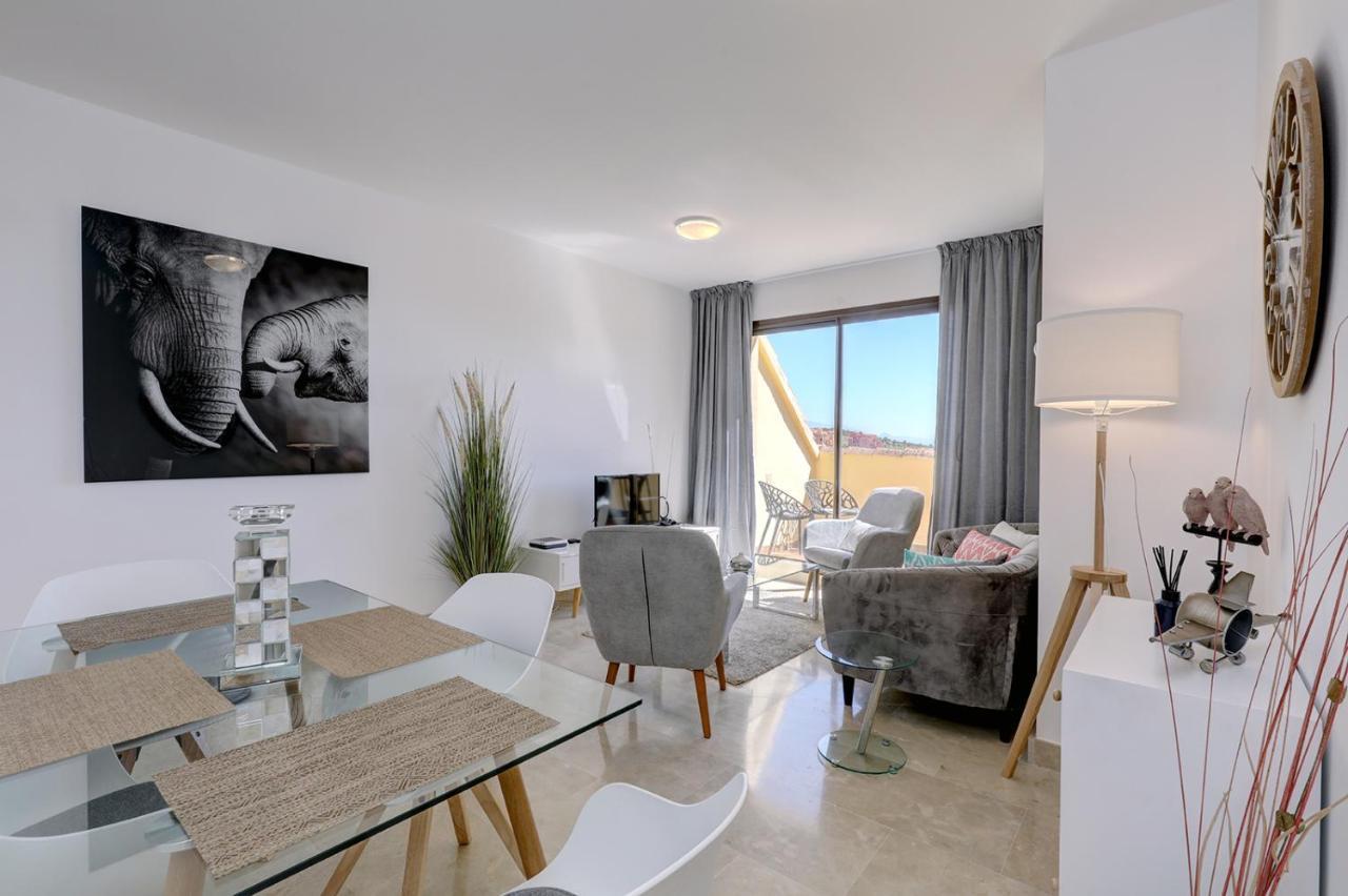 Duquesa Village Apartment - 2 Bed/2 Bath Apartment With Panoramic Sea Views Manilva Dış mekan fotoğraf